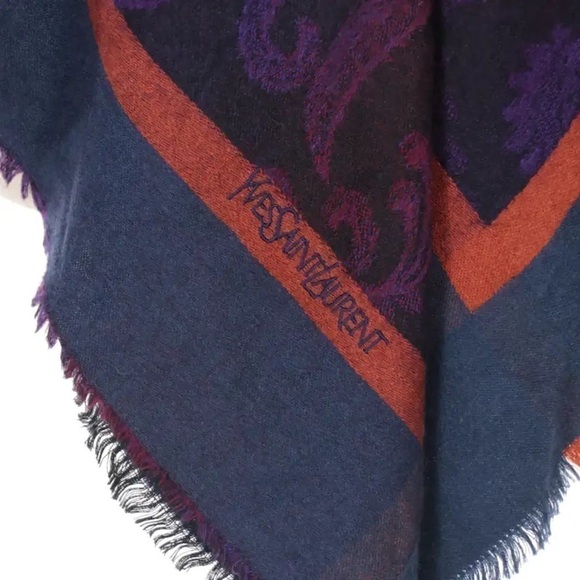 Yves Saint Laurent shawl. - Picture 2 of 4